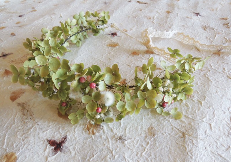 微甜·圈 手作 森林气质女孩 日本绿绣球 白星辰 满天星 银柳 胡椒果 干燥花 花冠儿 花环 婚摄 道具 - 发饰 - 植物．花 绿色