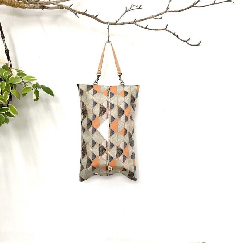 设计师手绘图案面纸套/车用面纸套 - 纸巾盒 - 棉．麻 卡其色