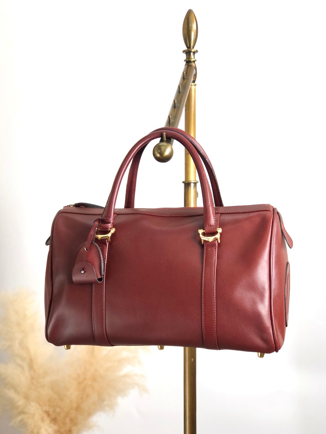 【 日本直送 名牌中古包 】Cartier 卡地亚 Must de Cartier 手提包 酒红色 皮革 波士顿包 vintage 古董 mrbj6b - 手提包/手提袋 - 真皮 红色