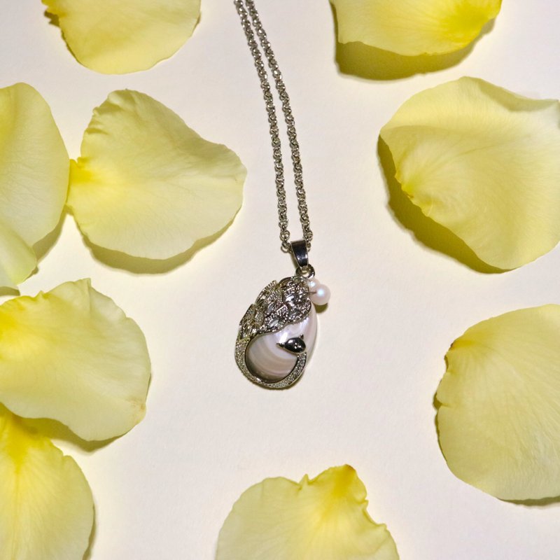 白孔雀之卵 夜光贝坠饰 仁 YAKOUGAI 贝壳 海 冲绳 贝壳 幸运物 - 项链 - 玻璃 白色