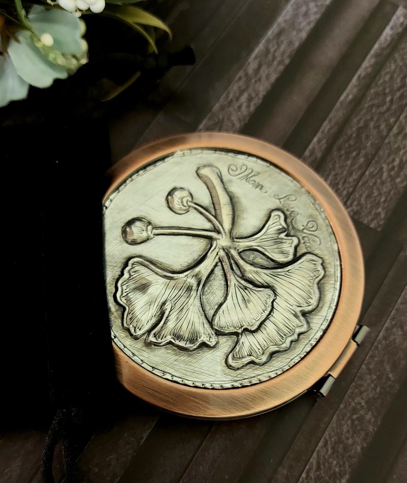 【不需用火与敲打的锡雕金工】银杏叶 锡雕随身镜 - 金工/饰品 - 其他材质 