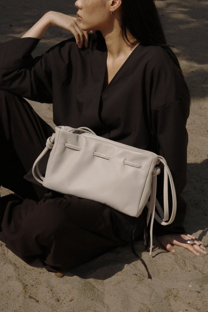 超轻双结羊皮单肩斜跨两用包羊皮原创香港 香港小众设计品牌 - 侧背包/斜挎包 - 真皮 黑色