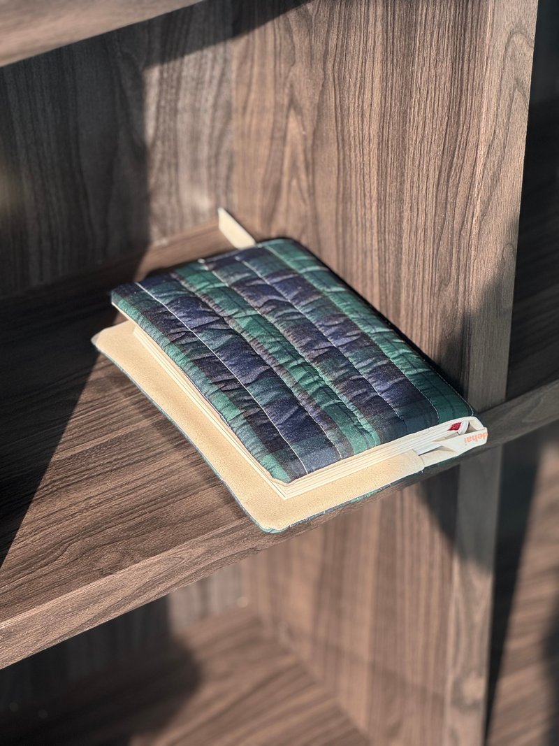 绿色格纹书套 - 书衣/书套 - 棉．麻 