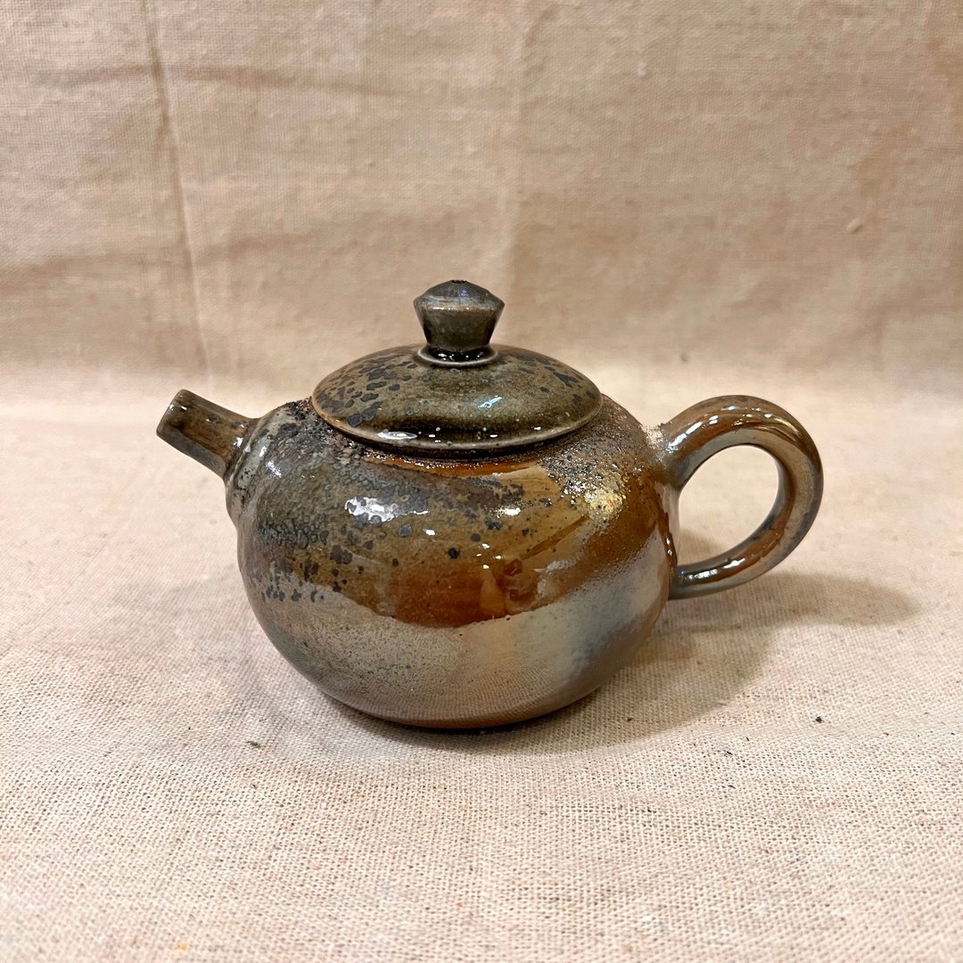 柴烧落灰金彩正把茶壶 / 柴烧茶具  / 小平凡手作 - 茶具/茶杯 - 陶 
