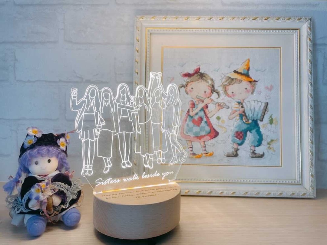 姊妹友情纪念夜灯 定制化线条插画 照片变灯板 好朋友礼物 姊妹日 - 灯具/灯饰 - 木头 粉红色