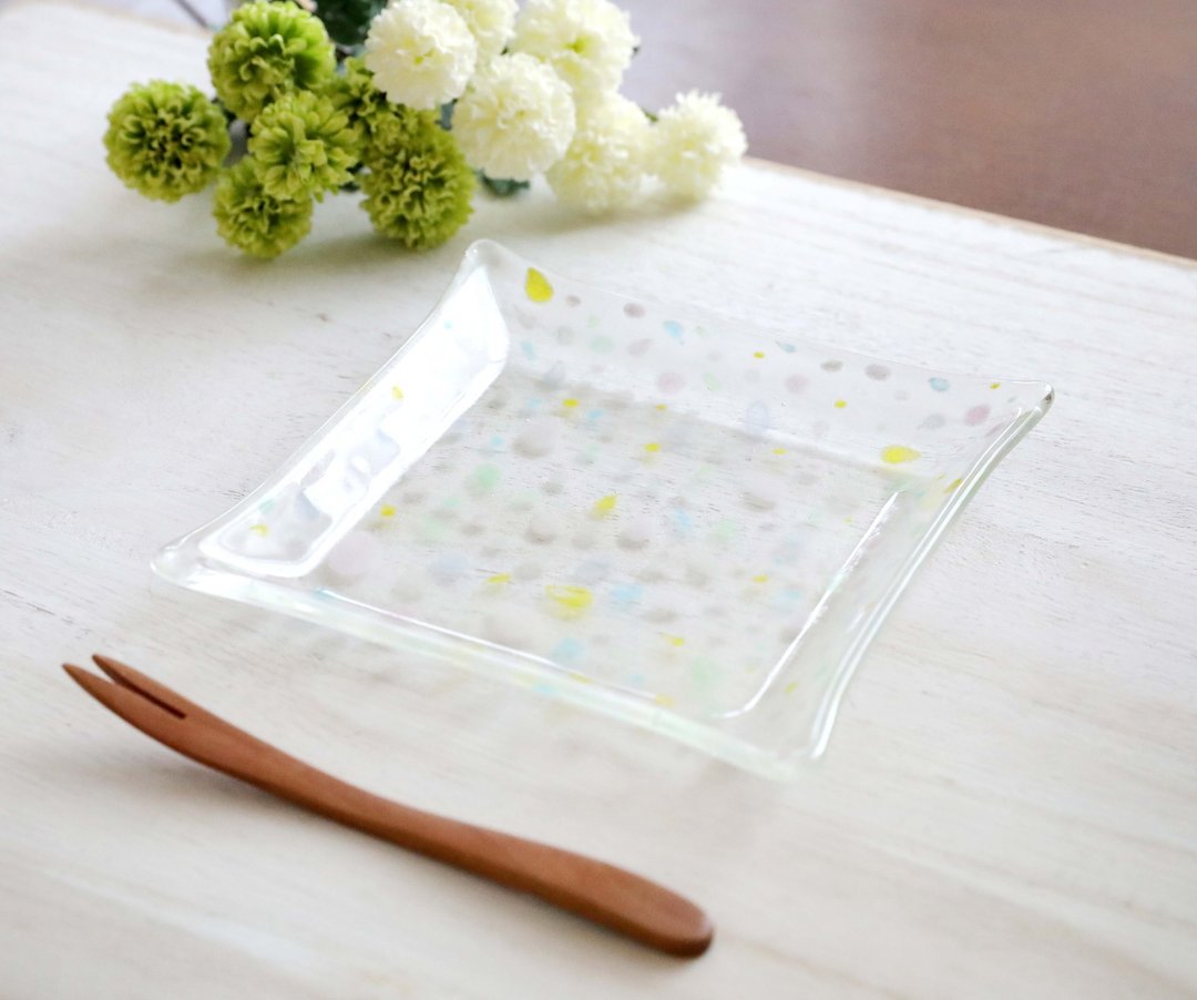 Square glass plate Rainbow raindrops - 浅碟/小碟子 - 玻璃 多色