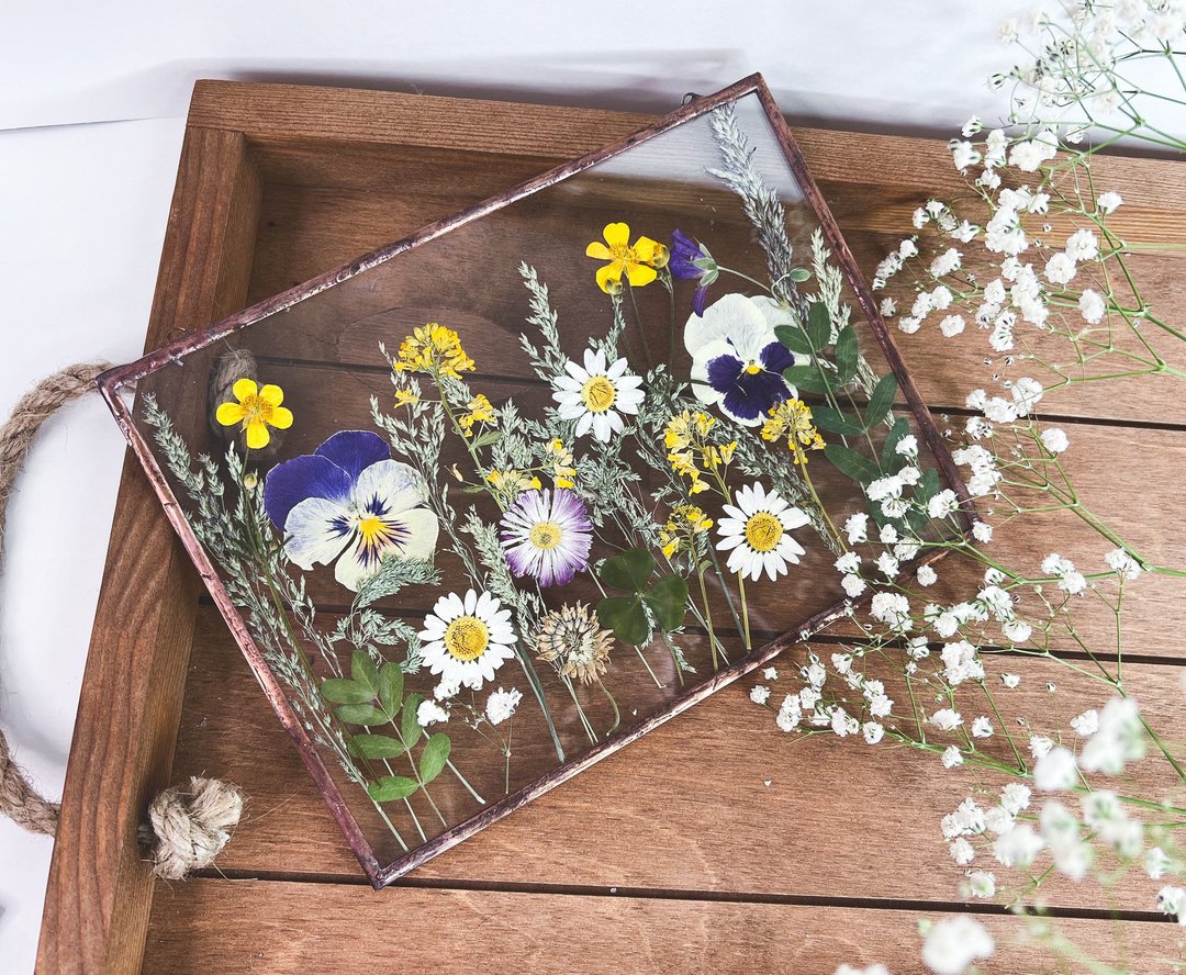 Pressed flower art Dried flowers Nursery wall art Pansies Wedding gift - 墙贴/壁贴 - 玻璃 咖啡色