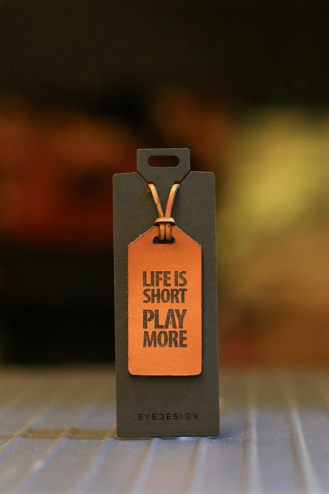 【eyeDesign看见设计】一句话皮革吊饰-‘Life Is Short Play More’D15 - 其他 - 真皮 咖啡色