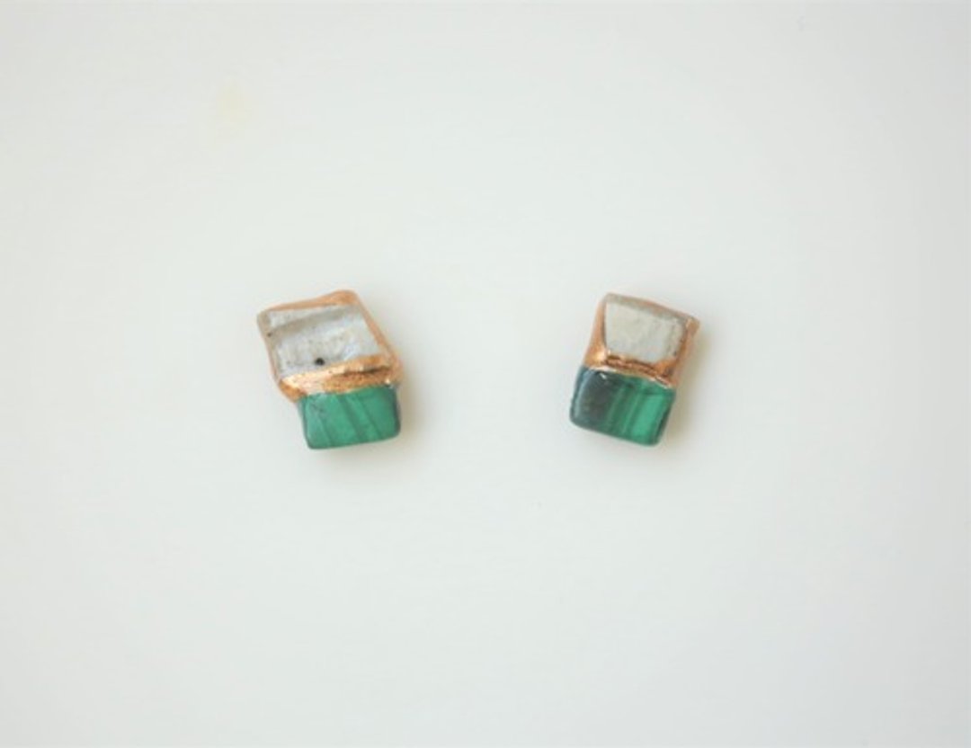Karatsu ware Ceramic piece Kintsugi earrings Clip-On/ Malachite - 耳环/耳夹 - 陶 绿色