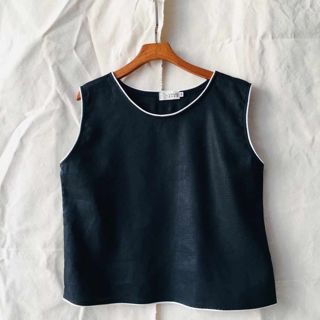 Black Linen Sleeveless Top with White Binding - 女装上衣 - 棉 黑色