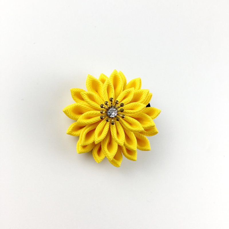 Kaika Ato / 八重菊-深鹅黄 / 日式和风布花 / つまみ细工 花簪 - 发饰 - 其他材质 黄色
