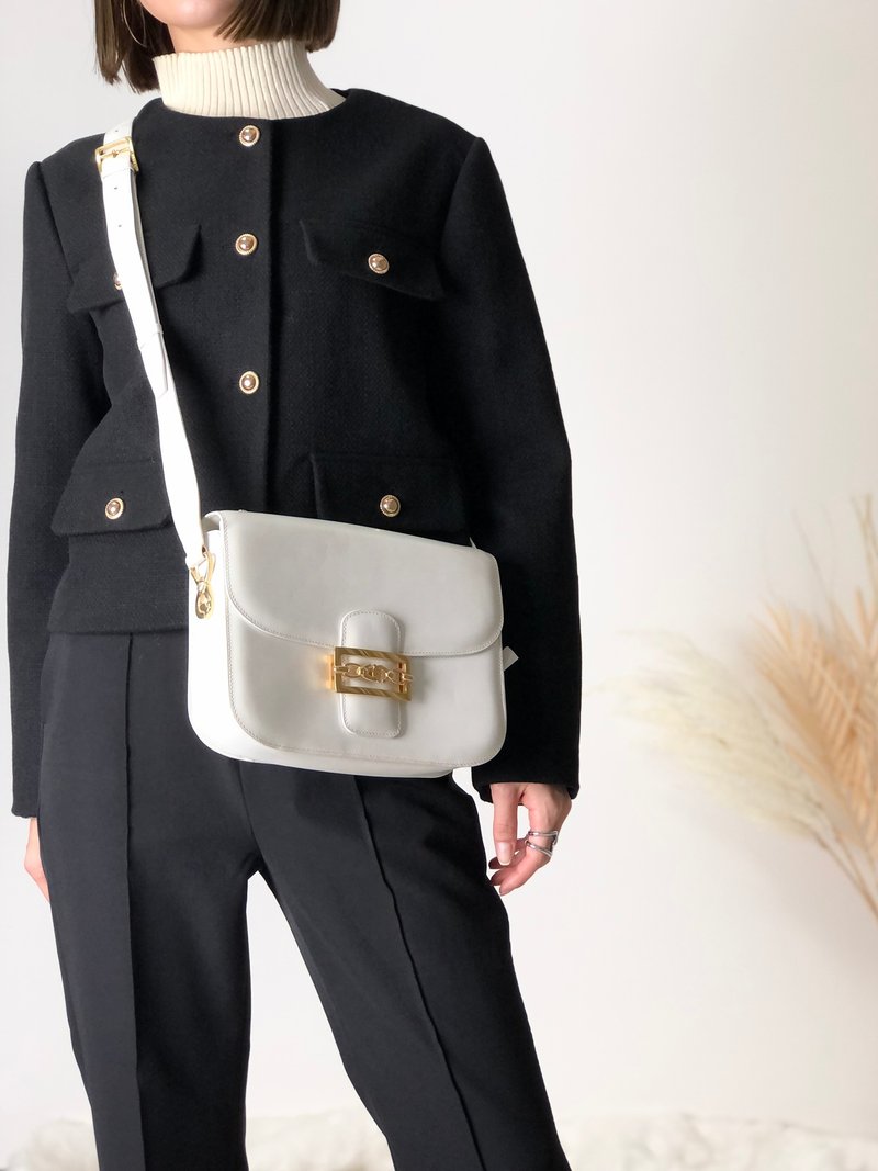 【 日本直送 名牌中古包 】CELINE  સલેન 马车扣 皮革 斜背包 白色 vintage tkdtk2 - 侧背包/斜挎包 - 真皮 白色