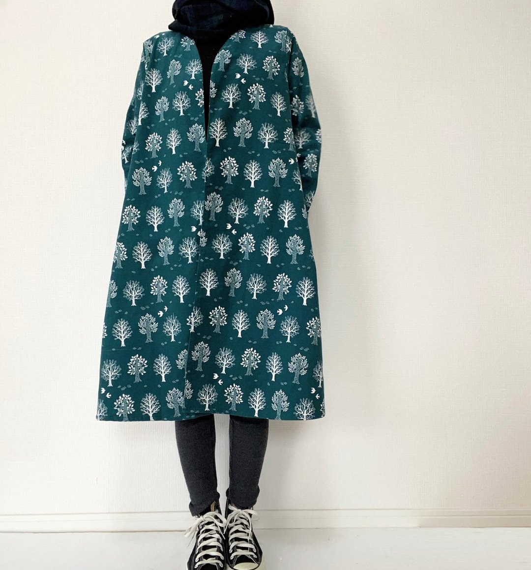 Winter forest 　bird and tree　long Jacket　Corduroy　green - 女装西装外套/风衣 - 棉 绿色