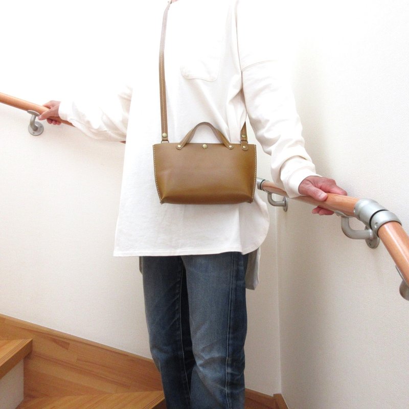 新款长方形挎包，牛皮，光滑皮革，驼色，0147 - 侧背包/斜挎包 - 真皮 橘色