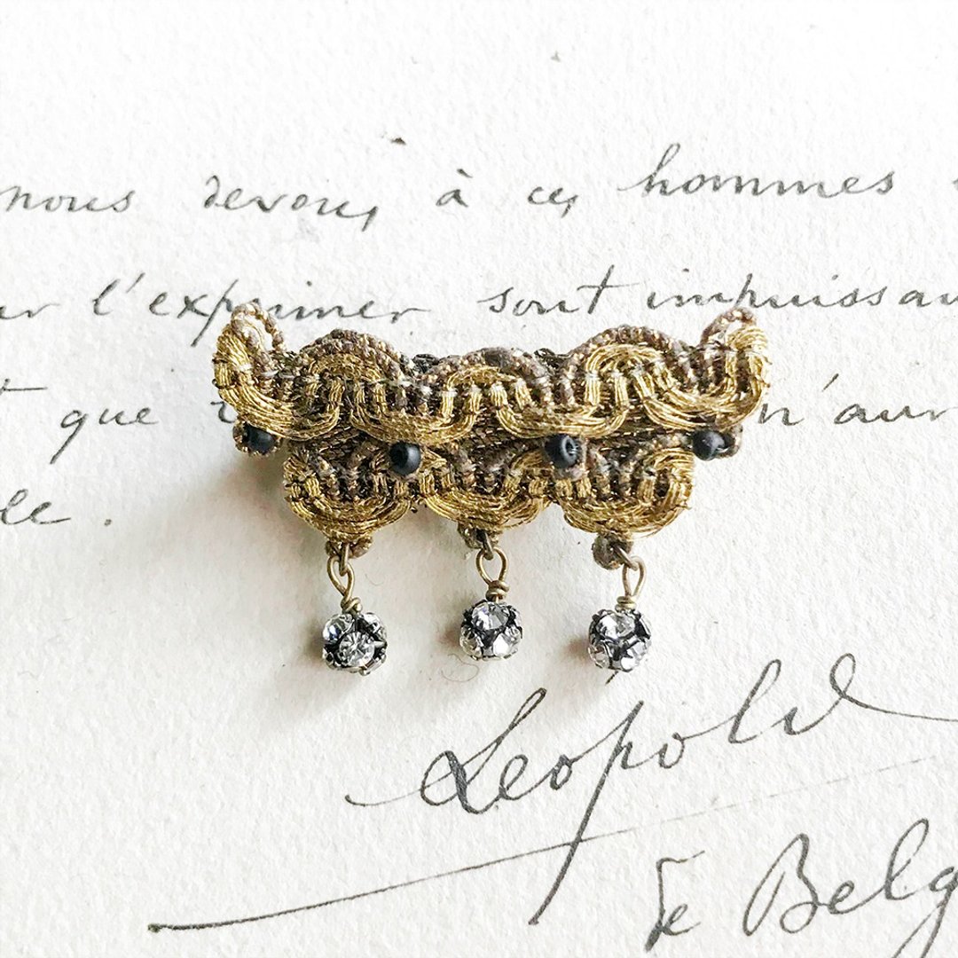 Secret Crown-Brooch Gold - 胸针 - 其他材质 金色