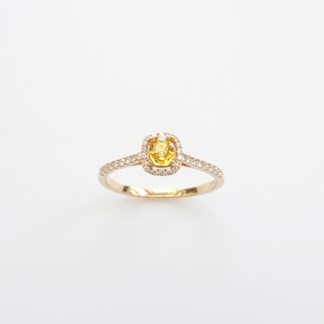 天然椭圆形黄色刚玉 黄宝 微镶钻石 纯 18K 金戒指 | 定制 复古 - 戒指 - 宝石 黄色
