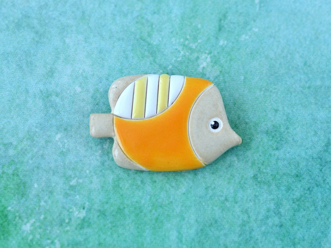 Butterfly fish ceramic pin pottery brooch - 胸针 - 陶 