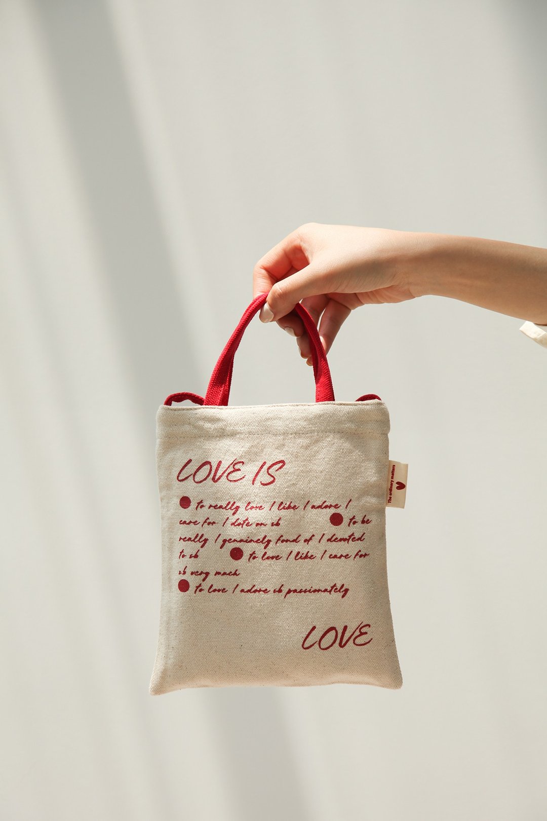 Love 小小的美 双面印花 随身帆布包 手提袋 可側背 帆布原色 - 侧背包/斜挎包 - 棉 红色