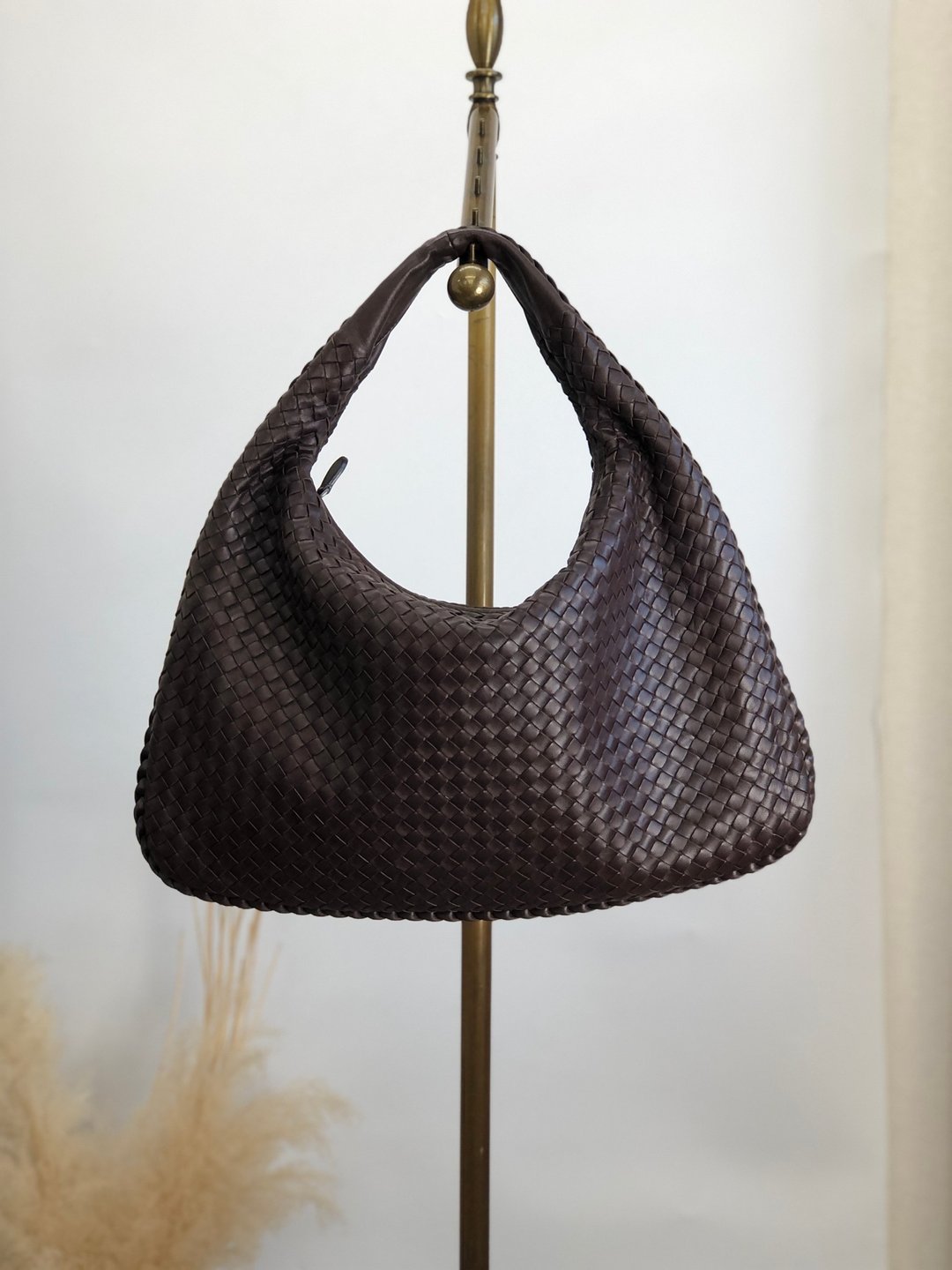 【 日本直送名牌中古包 】Bottega Veneta 宝缇嘉 侧肩包 棕色 皮革  क्षतिग्रस्त包 经典编织 ugpenb - 侧背包/斜挎包 - 真皮 咖啡色