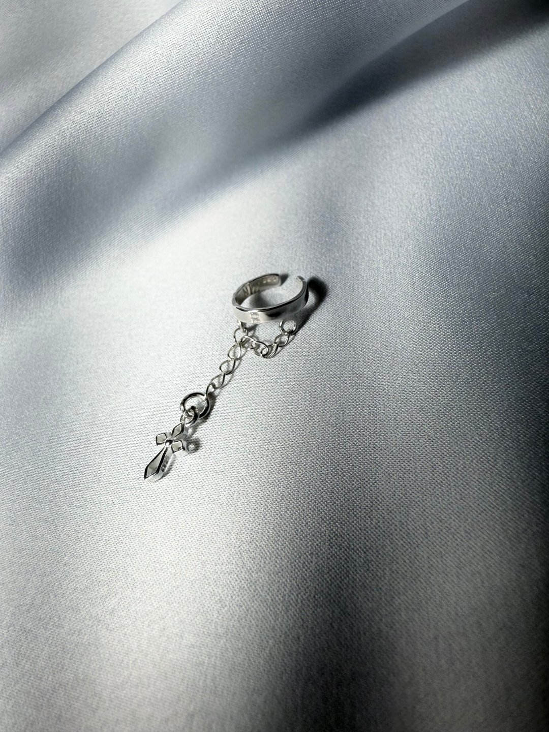 MIH 金工首饰 |  得胜十架 纯银手工耳骨夹 cross earcuff - 耳环/耳夹 - 纯银 银色