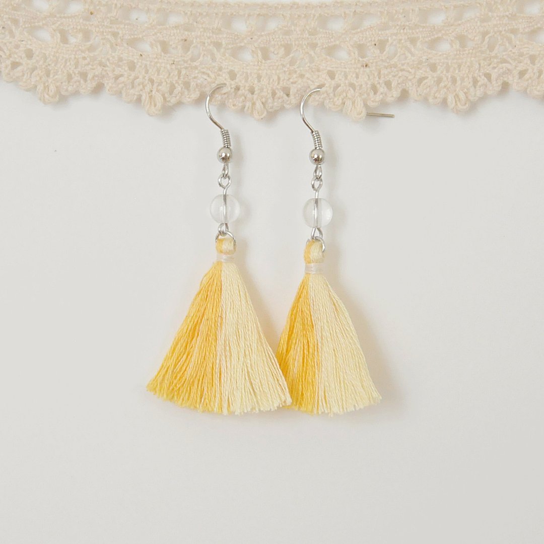 armei 双色流苏。鲜黄浅黄。白水晶。耳环 Two Colorway Tassel。Shiny Yellow Light Yellow。Crystal。Earrings - 耳环/耳夹 - 纸 黄色