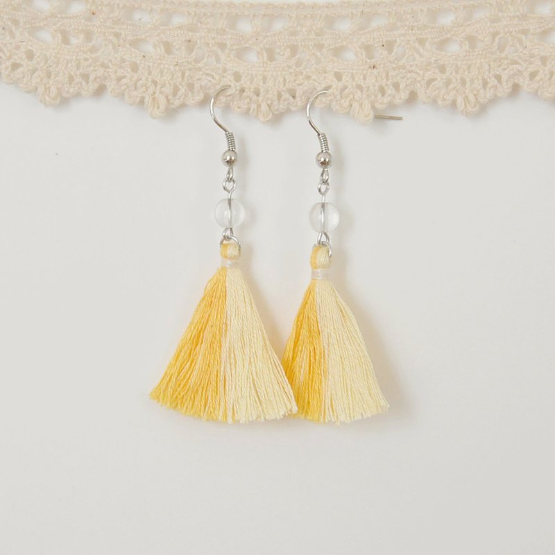 armei 双色流苏。鲜黄浅黄。白水晶。耳环 Two Colorway Tassel。Shiny Yellow Light Yellow。Crystal。Earrings - 耳环/耳夹 - 纸 黄色