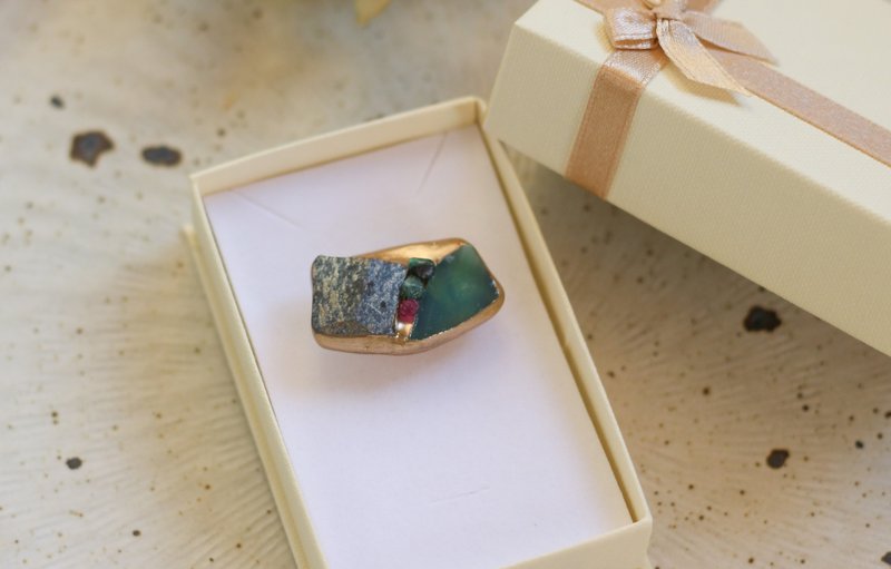 Kyoto ware Kintsugi Tuck pin / Malachite Emerald Ruby SDGs Traditional crafts Pottery Kiyomizu ware - 徽章/别针 - 陶 绿色