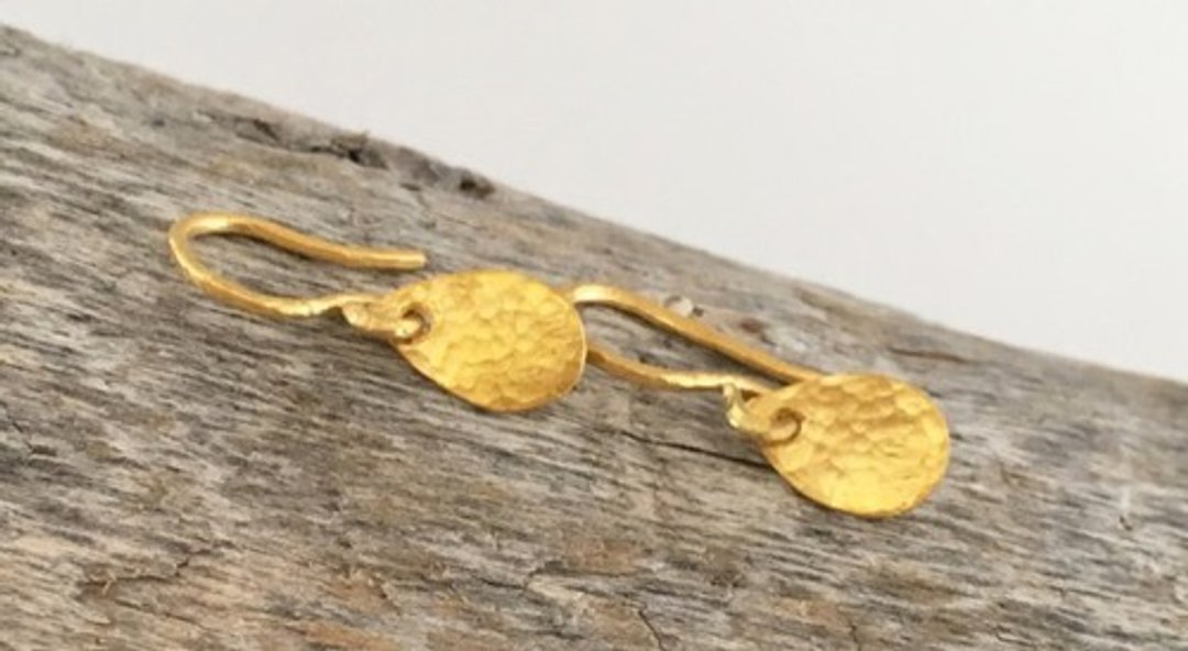 K24 Pure Gold Drops 2 Swaying Pure Gold Earrings/Hook Clip One Ear - 耳环/耳夹 - 其他金属 