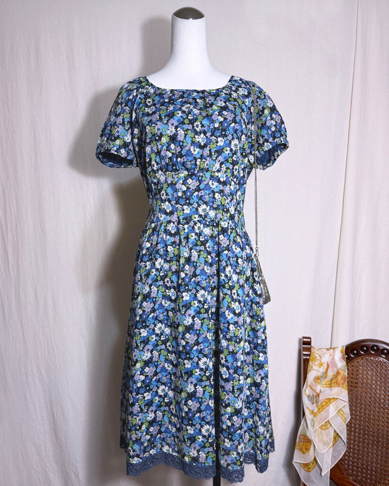 花朵蕾丝短袖古着洋装/ 国外带回 VINTAGE - 洋装/连衣裙 - 棉．麻 蓝色