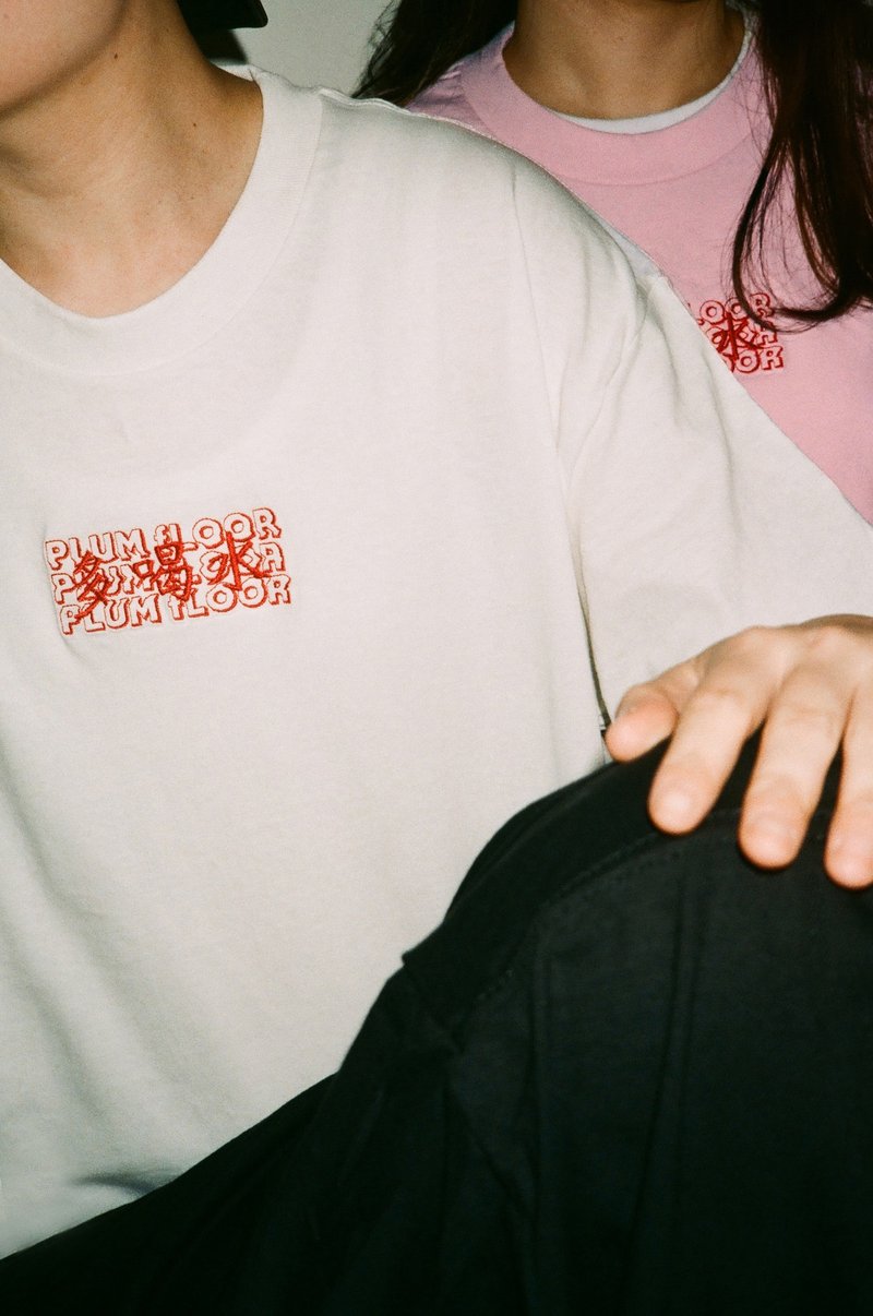 多喝水刺绣松身T裇 - 女装 T 恤 - 棉．麻 多色