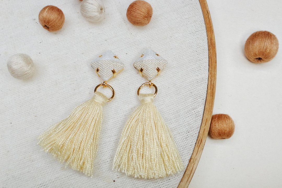 Yellow Tassel Earrings - 耳环/耳夹 - 棉 黄色