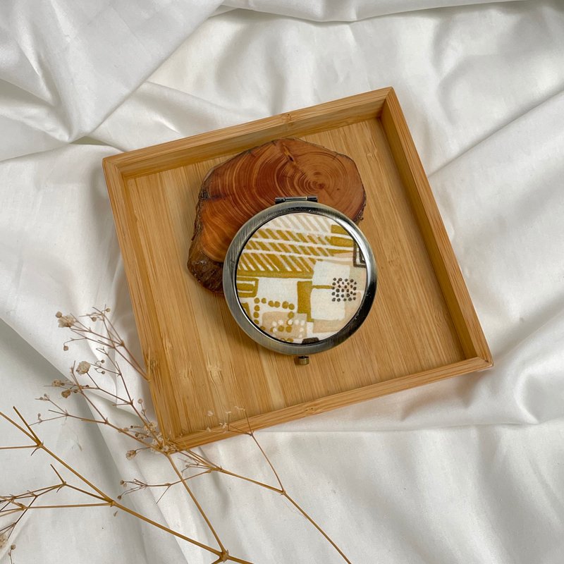 花漾圆镜 随身镜 城市旅行 - 彩妆刷具/镜子/梳子 - 玻璃 卡其色