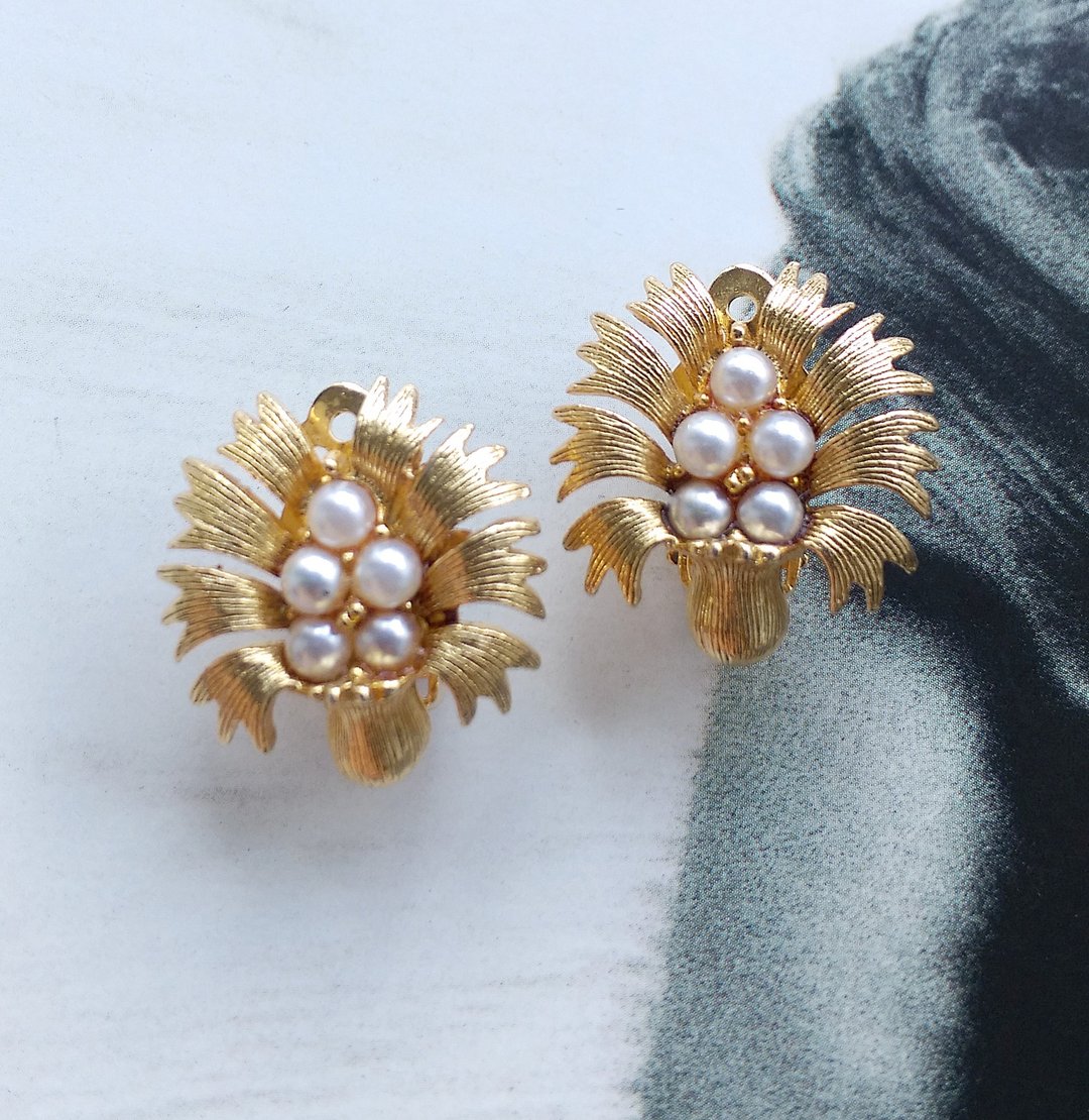Vintage Jewelry 西洋古董饰品 LISNER 羽毛仿珠花  夹式耳环 - 耳环/耳夹 - 其他金属 金色
