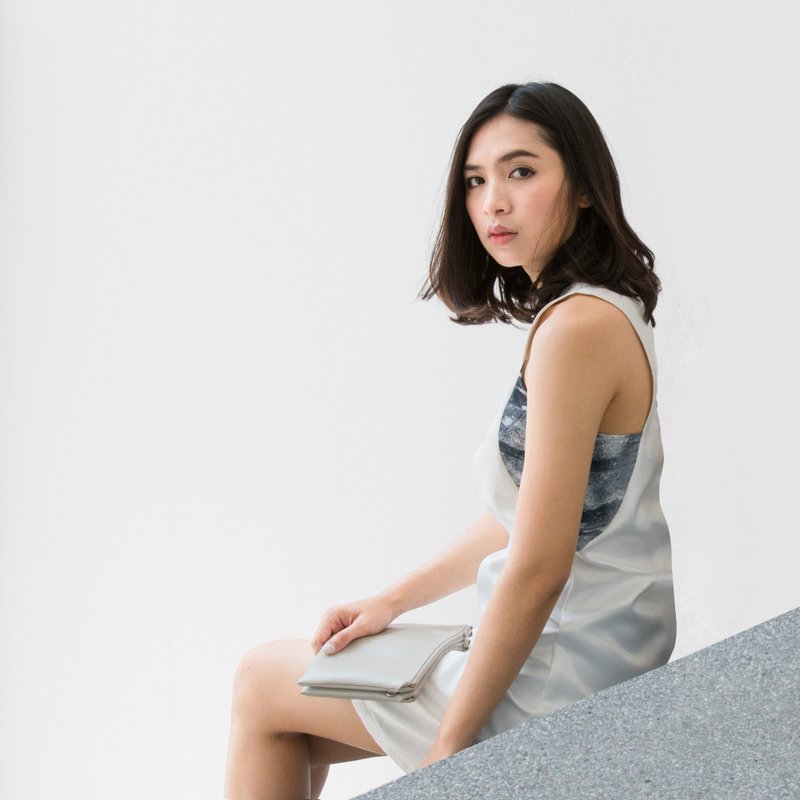 白色V领洋装 (S号) - 洋装/连衣裙 - 其他材质 白色