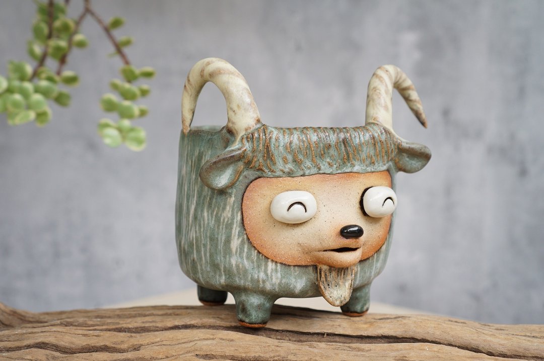 Goat plant pot handmade ceramic - 植栽/盆栽 - 陶 绿色