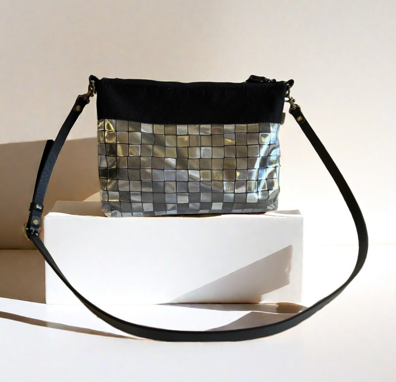 日本砖型防水斜背/肩背包 - 侧背包/斜挎包 - 防水材质 黑色