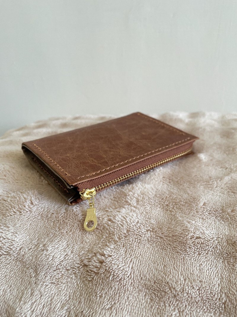 - 皮纹L型拉链短夹 /-*马鞍色*2026新品*素食纸皮革 - 皮夹/钱包 - 纸 咖啡色