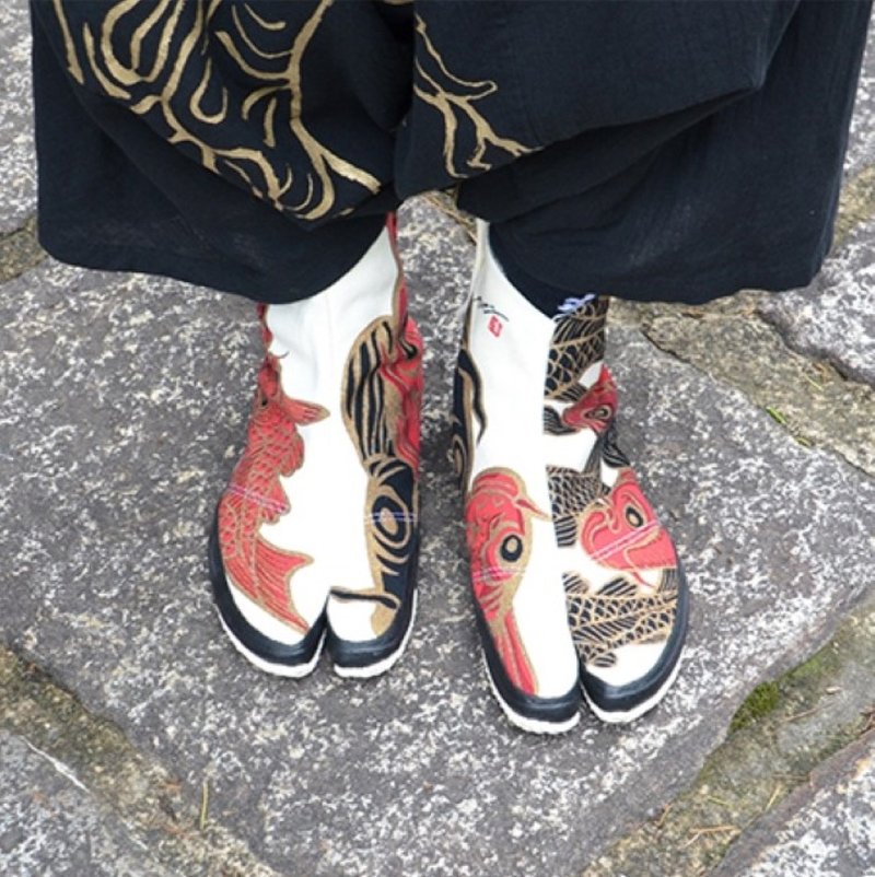 地下足袋 - Carp is Dragon in Heaven - 女款运动鞋/球鞋 - 棉．麻 红色