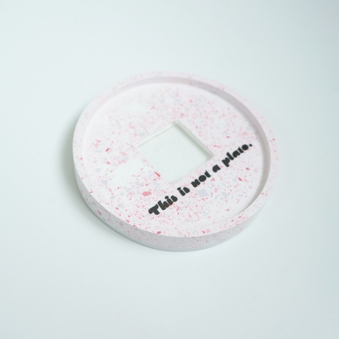 *现货 March pink-this is not a plate. 杯垫/摆拍盘/手机支架 - 杯垫 - 其他材质 