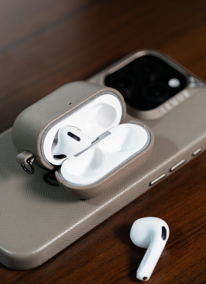 ARMOR AirPods 4 全真皮保护壳_冥王褐 - 耳机收纳 - 真皮 