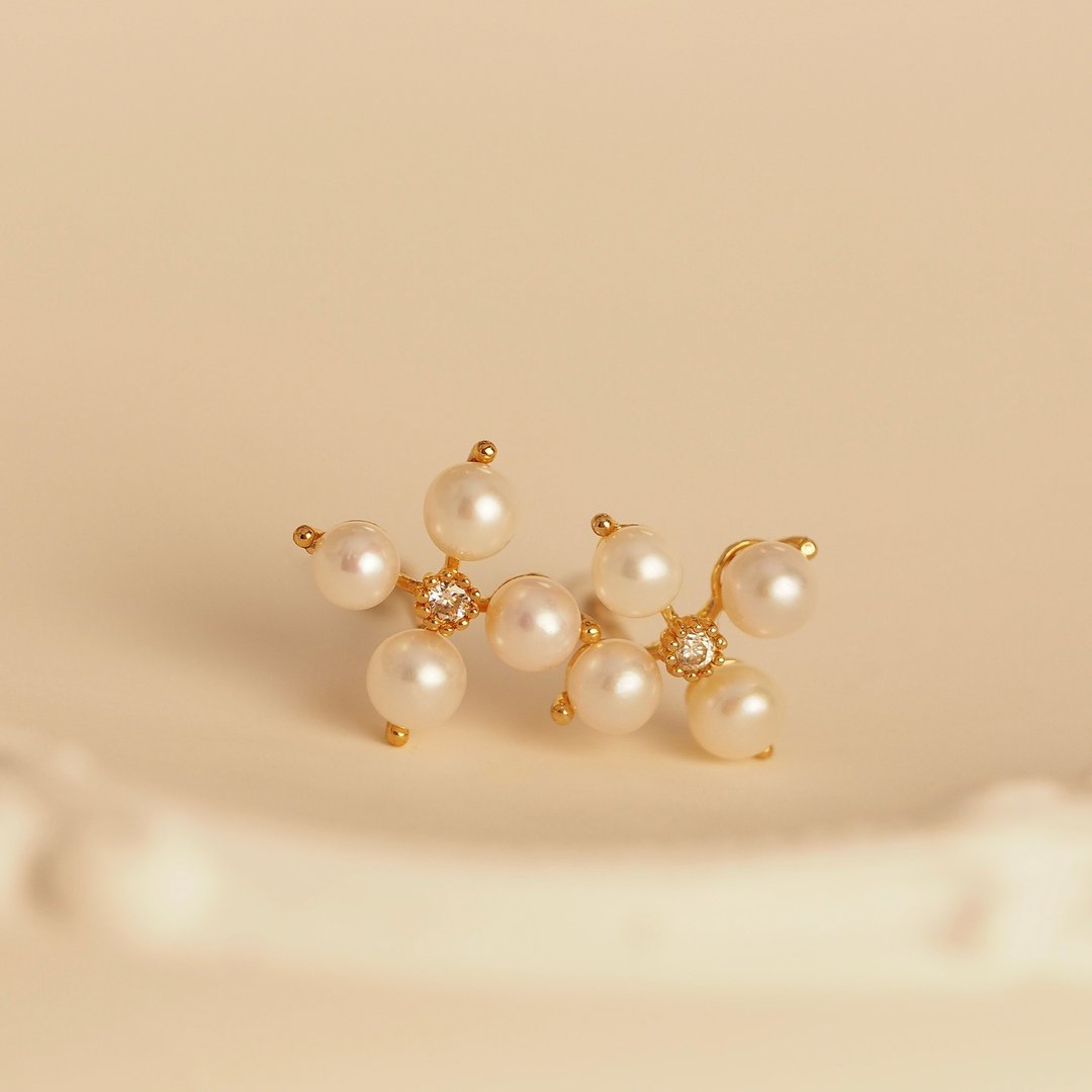 18K金珍珠四叶草钻石耳环 18K Gold The Pearl Clover and Diamon - 耳环/耳夹 - 贵金属 