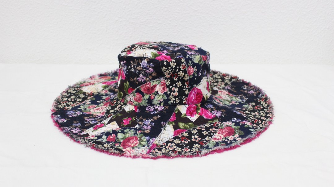 Wide brimmed hat with UV protection that can be worn on both sides. - 帽子 - 棉 