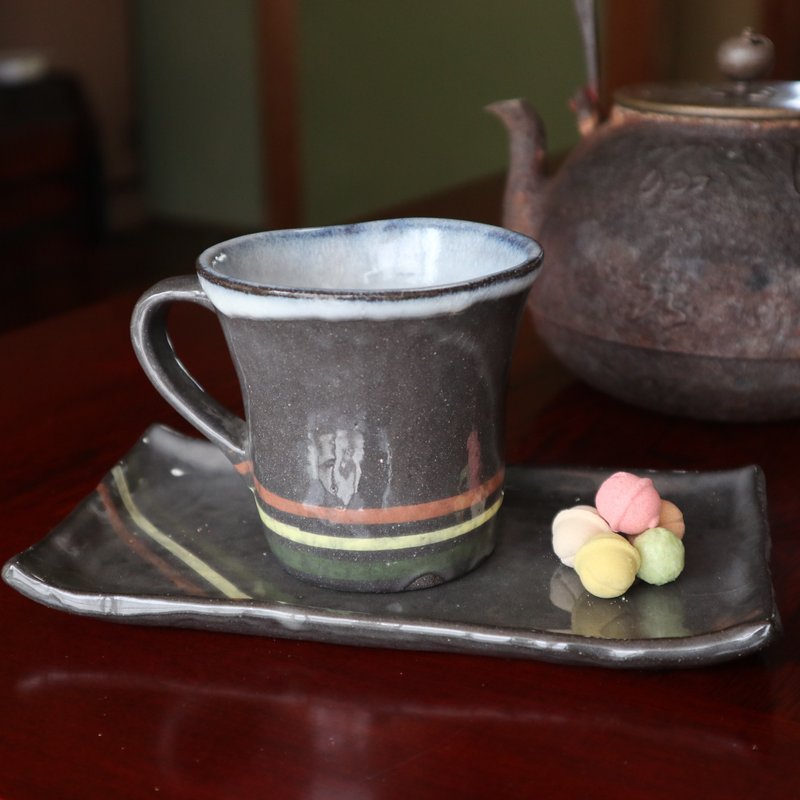 Luxury stylish mug cup with plate handcrafted pottery made in Japan made by Japa - 咖啡杯/马克杯 - 陶 
