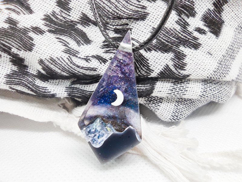 The Moon shines brightly - 项链 - 树脂 多色