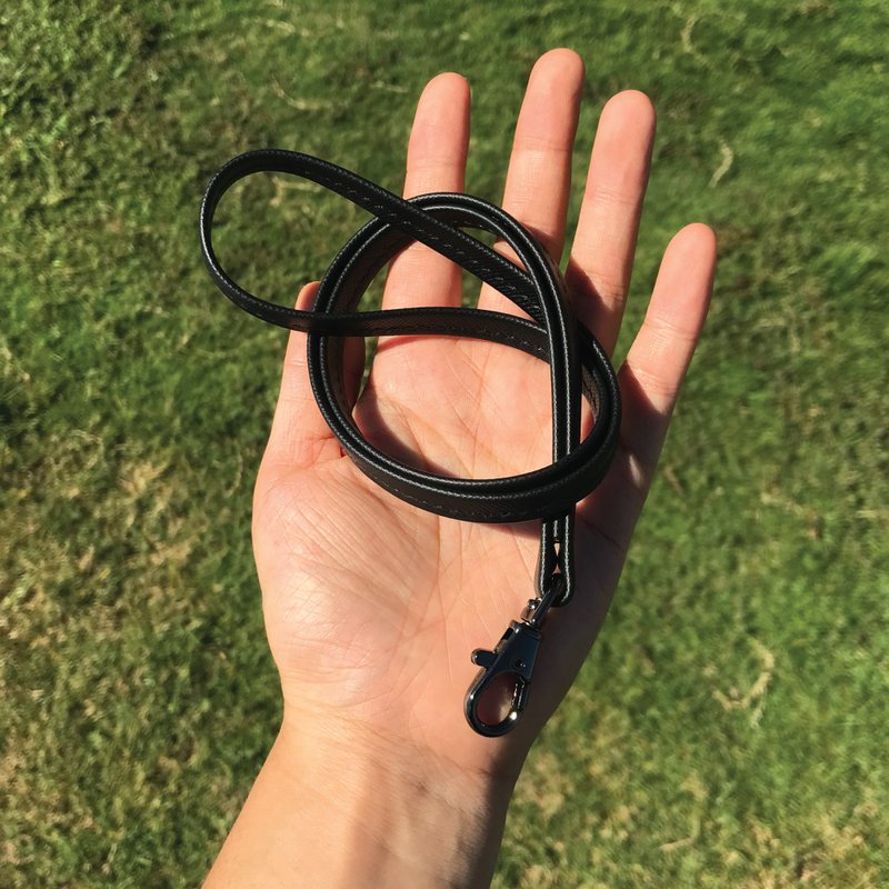 【挂颈带】黑色十字纹牛皮/挂钩吊绳/真皮手缝颈绳/手机背带 - 挂绳/吊绳 - 真皮 黑色