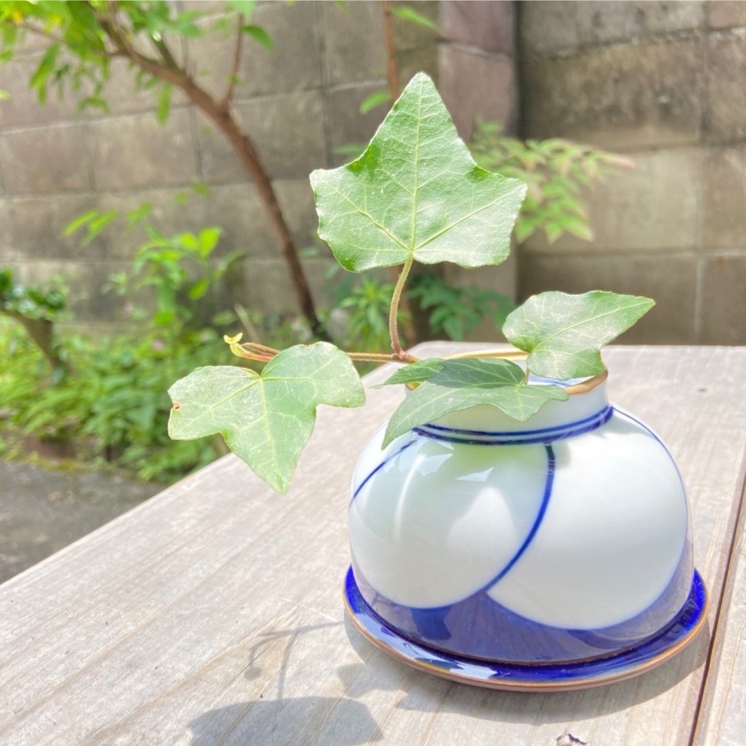 A vase of warm hot water only - 花瓶/陶器 - 瓷 白色