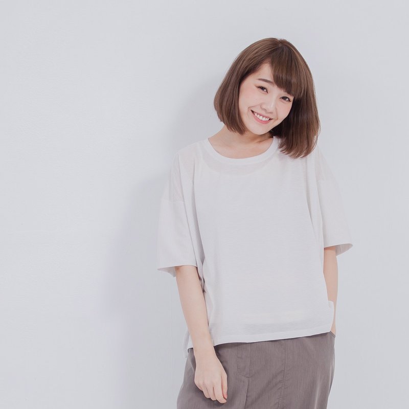 Megan 條紋方塊剪接上衣/白灰細條 - 女装上衣 - 棉．麻 白色