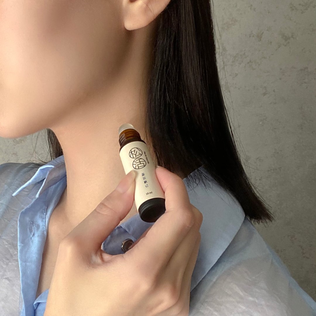 【谅以纳己】香氛精油棒 10ml 原谅 宽恕 放下 放松身心 增加自信 - 香薰/精油/线香 - 玻璃 咖啡色