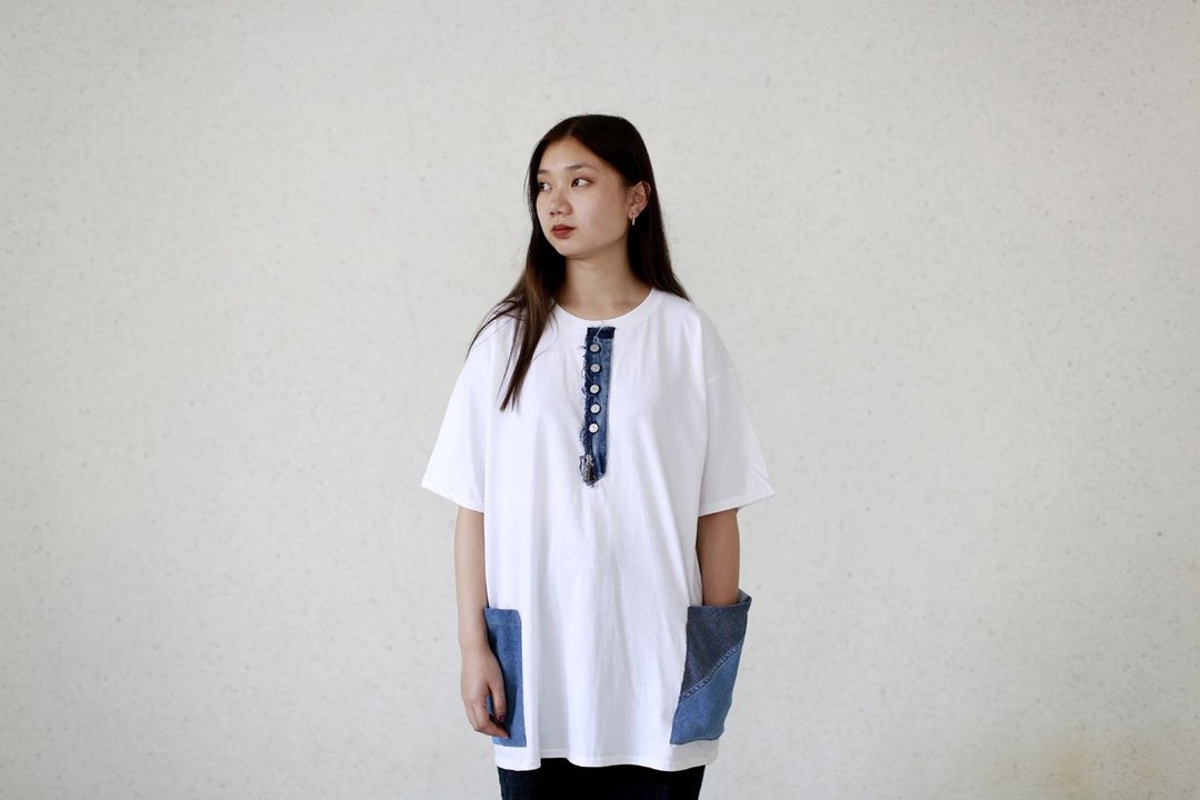 Oversized Tee with denim pocket - 中性连帽卫衣/T 恤 - 棉 白色