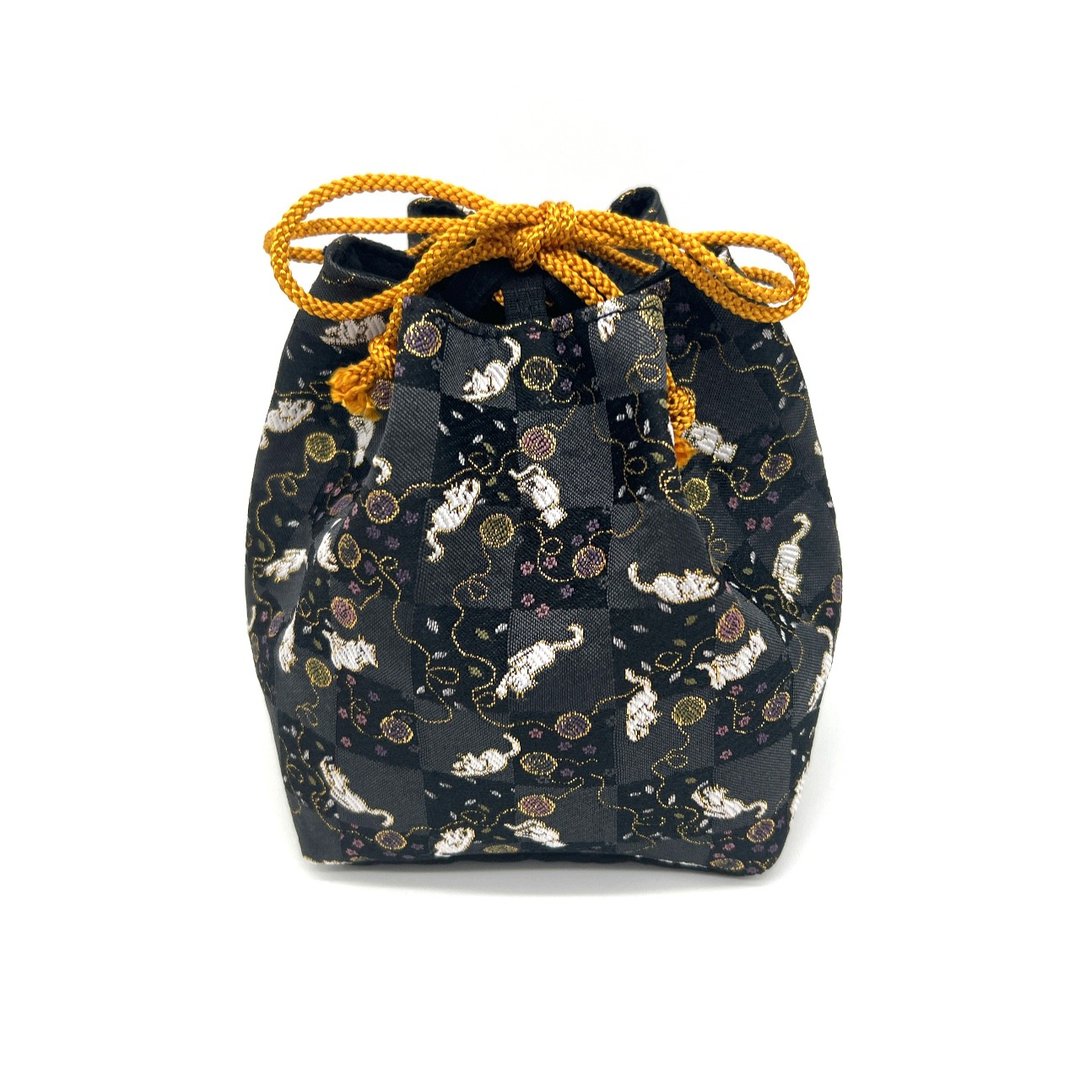 A fashionable drawstring bag with a Japanese pattern made from Kyoto Nishijin-ori fabric. - 其他 - 聚酯纤维 黑色